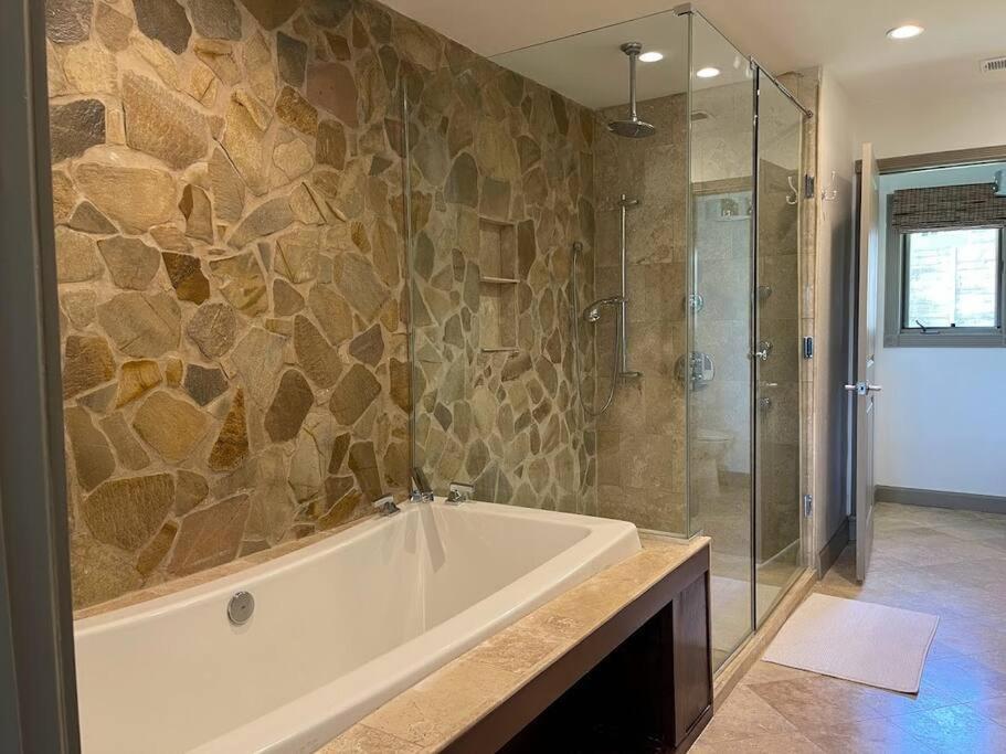 Lakeview Bungalow-Access To Lake, Pool, Gym, &Park Lago Vista Exterior photo