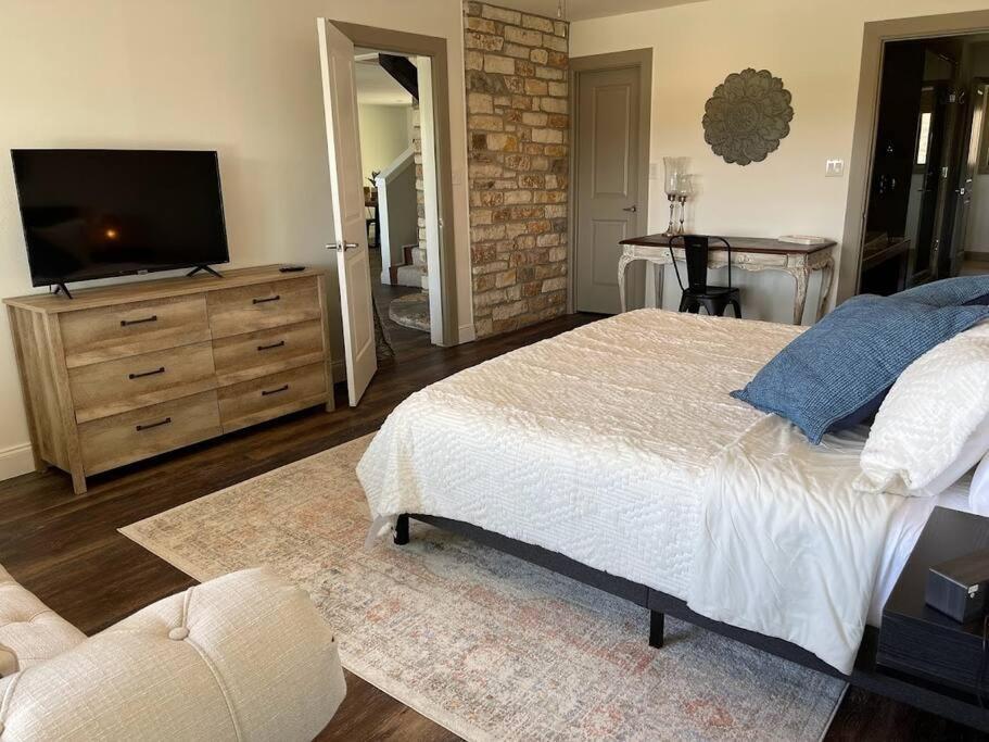 Lakeview Bungalow-Access To Lake, Pool, Gym, &Park Lago Vista Exterior photo